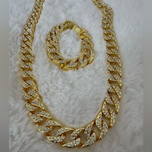 Sparkling Gold Necklace and Bracelet Set